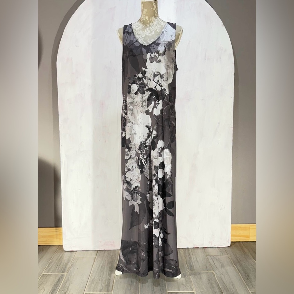 Floral Sleeveless Maxi Dress - Black and Gray